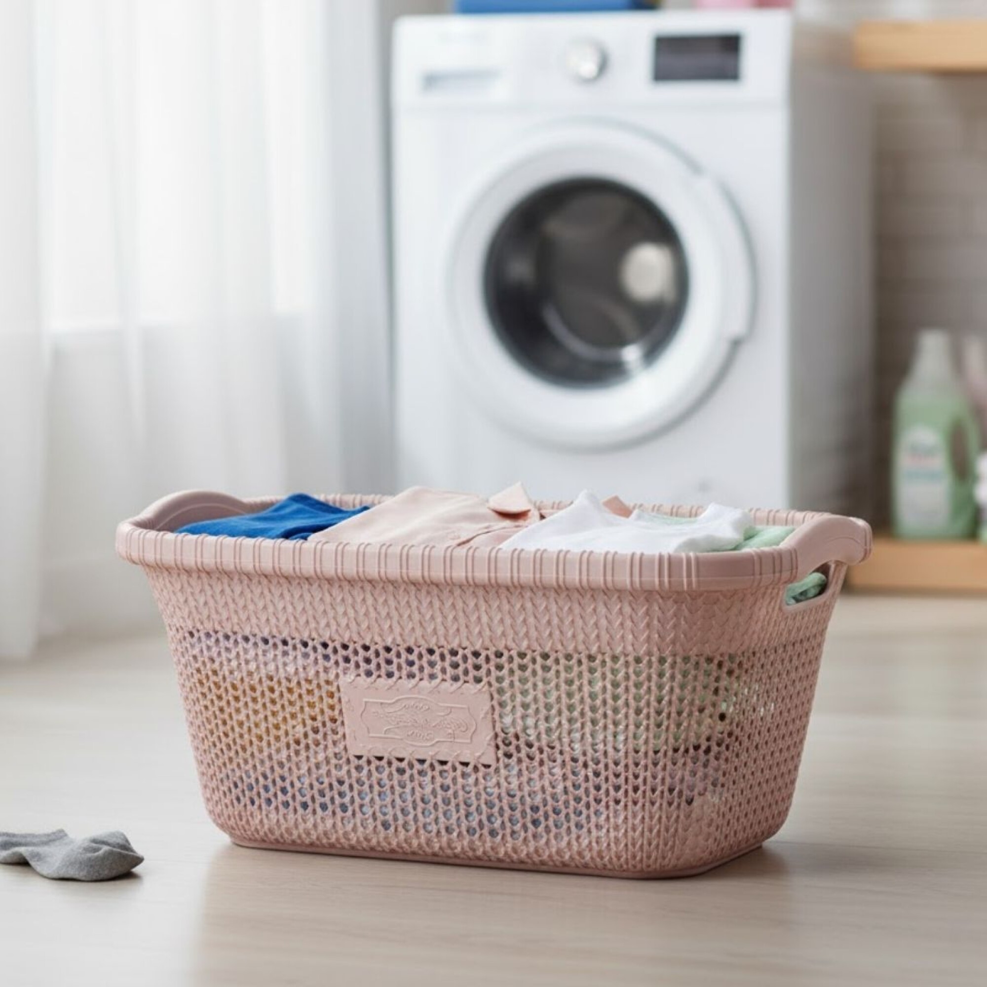 Canasto para ropa símil ratan 40 litros - ROSA — Garage Impo