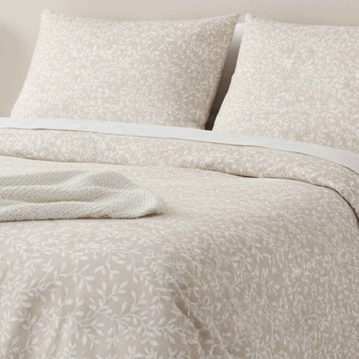 Juego Sábanas Queen Size Richmond House Estampada 100% Microfibra - 311-1 HOJAS GRIS 