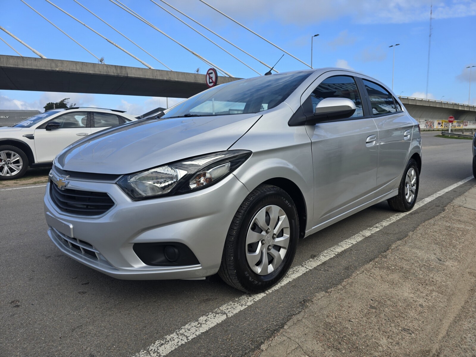 Chevrolet Onix LT 1.0 EXCELENTE ESTADO! | Permuta / Financia 