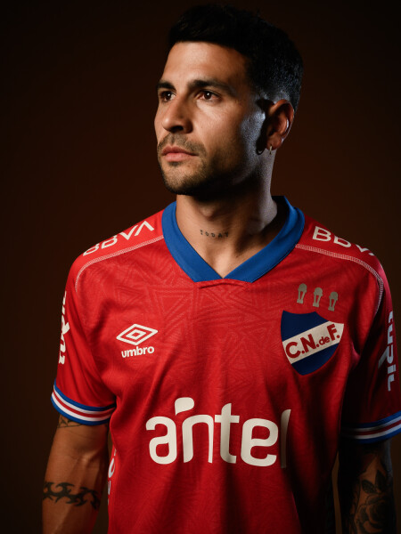 Camiseta Away 1 VERSION JUGADOR Nacional Hombre Skuba, Rojo