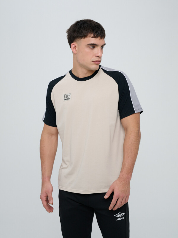REMERA BORN Umbro Hombre 0b2