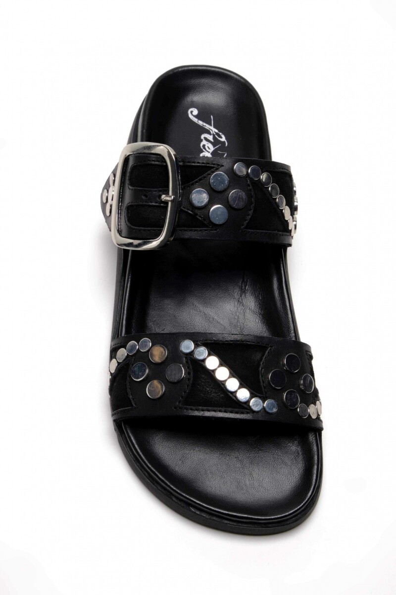 REVELRY STUDDED SANDAL Negro
