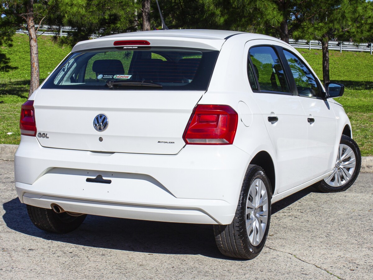 Volkswagen Gol Trendline 1.6 Extra Full | Permuta / Financia Volkswagen Gol Trendline 1.6 Extra Full | Permuta / Financia