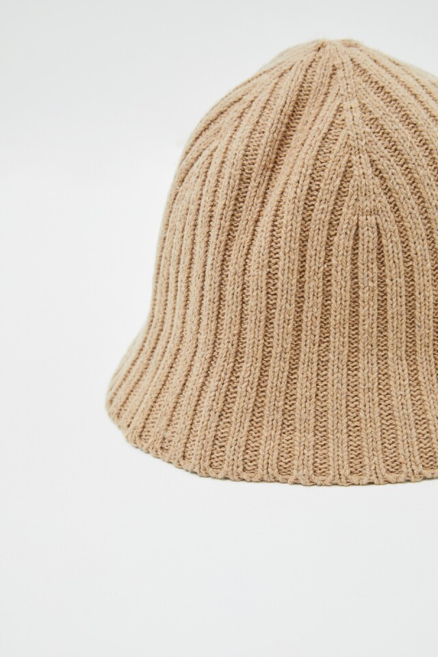 Sombrero tejido beige