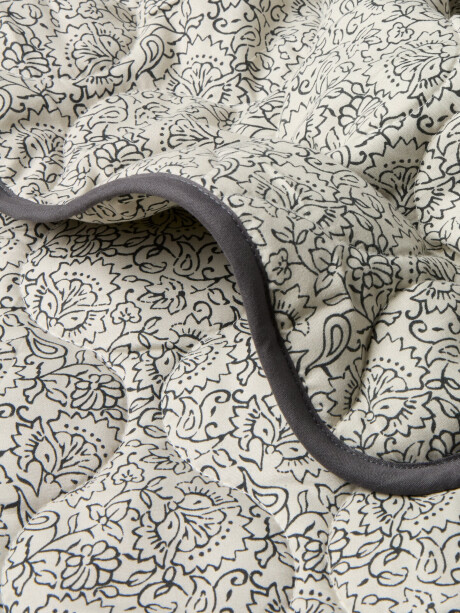 Manta acolchada SKAVGRAS 140x200 beige Manta acolchada SKAVGRAS 140x200 beige