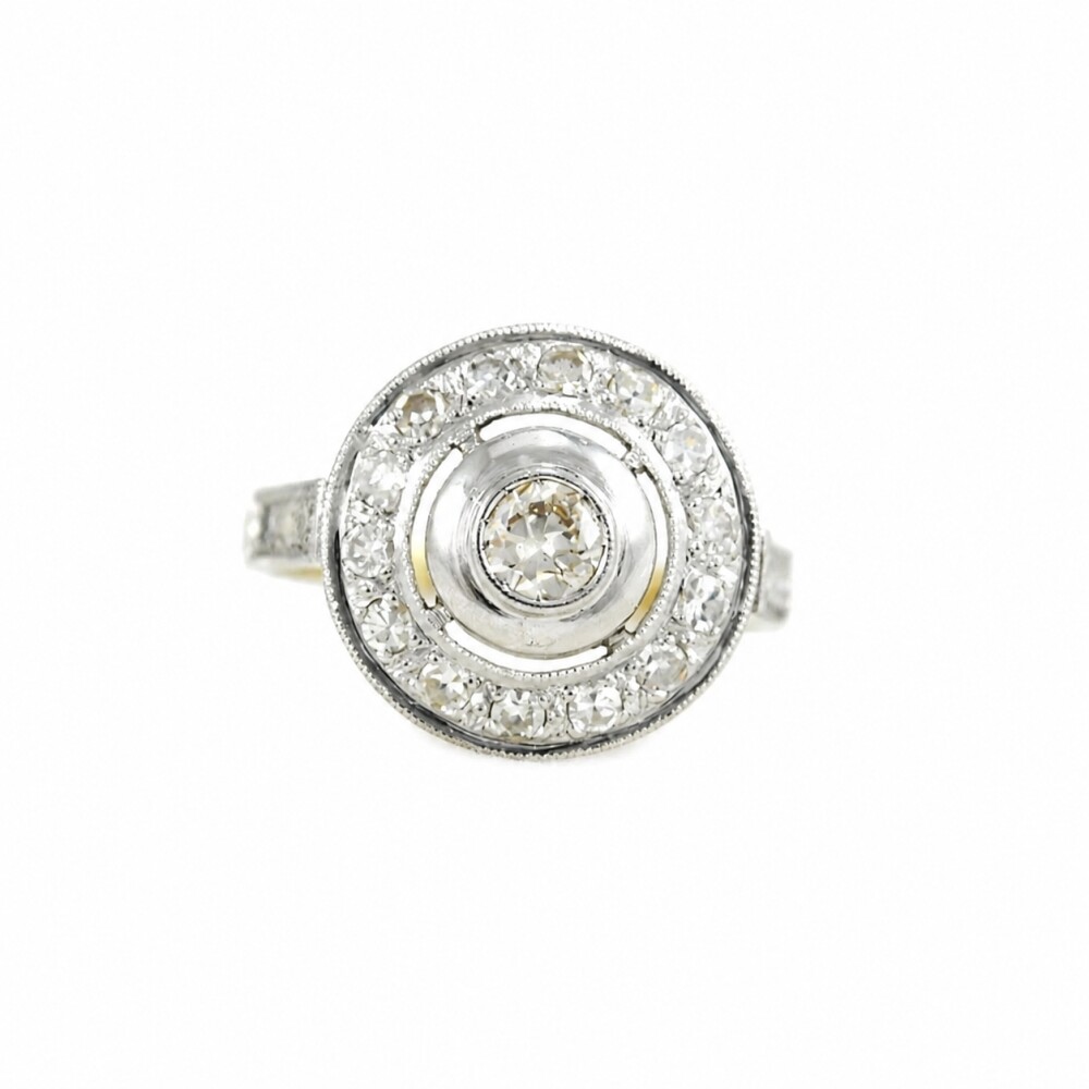 Anillo Oro 18K, platino y brillantes Anillo Oro 18K, platino y brillantes