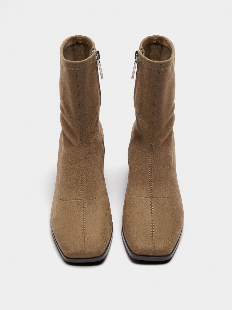 Botines Efecto Piel taupe