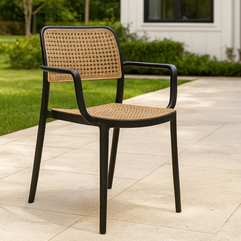 Silla de exterior con posabrazos Frank Negro