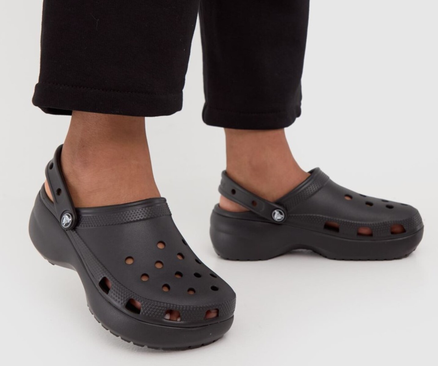 Zueco de Mujer Crocs Classic Plataforma Crocs - Negro 