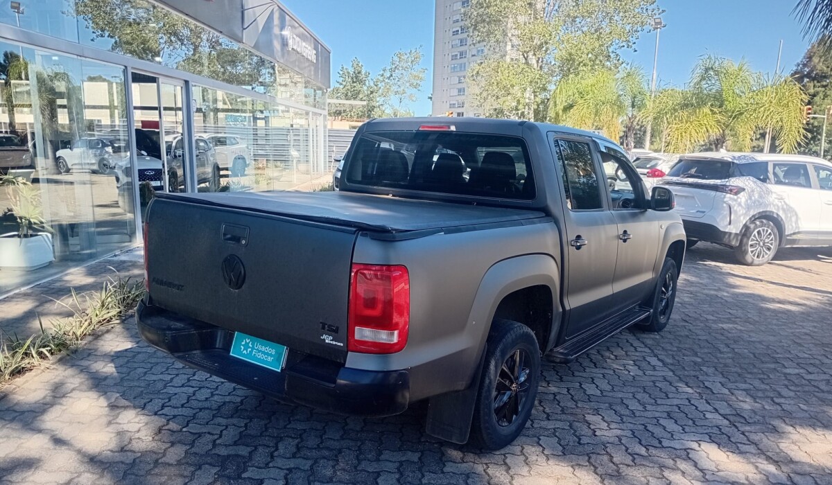 Volkswagen Amarok 2.0 TSI MT - 2015 Volkswagen Amarok 2.0 TSI MT - 2015