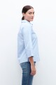 Blusa rayada con cuello camisa celeste