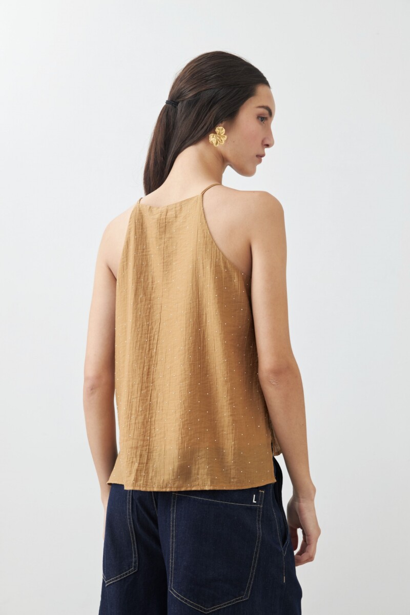 Top con brillos tostado