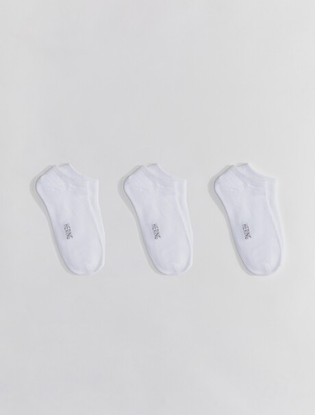 KIT CON TRES PARES DE MEDIAS UNISSEX DE CAÑO CORTO BLANCO