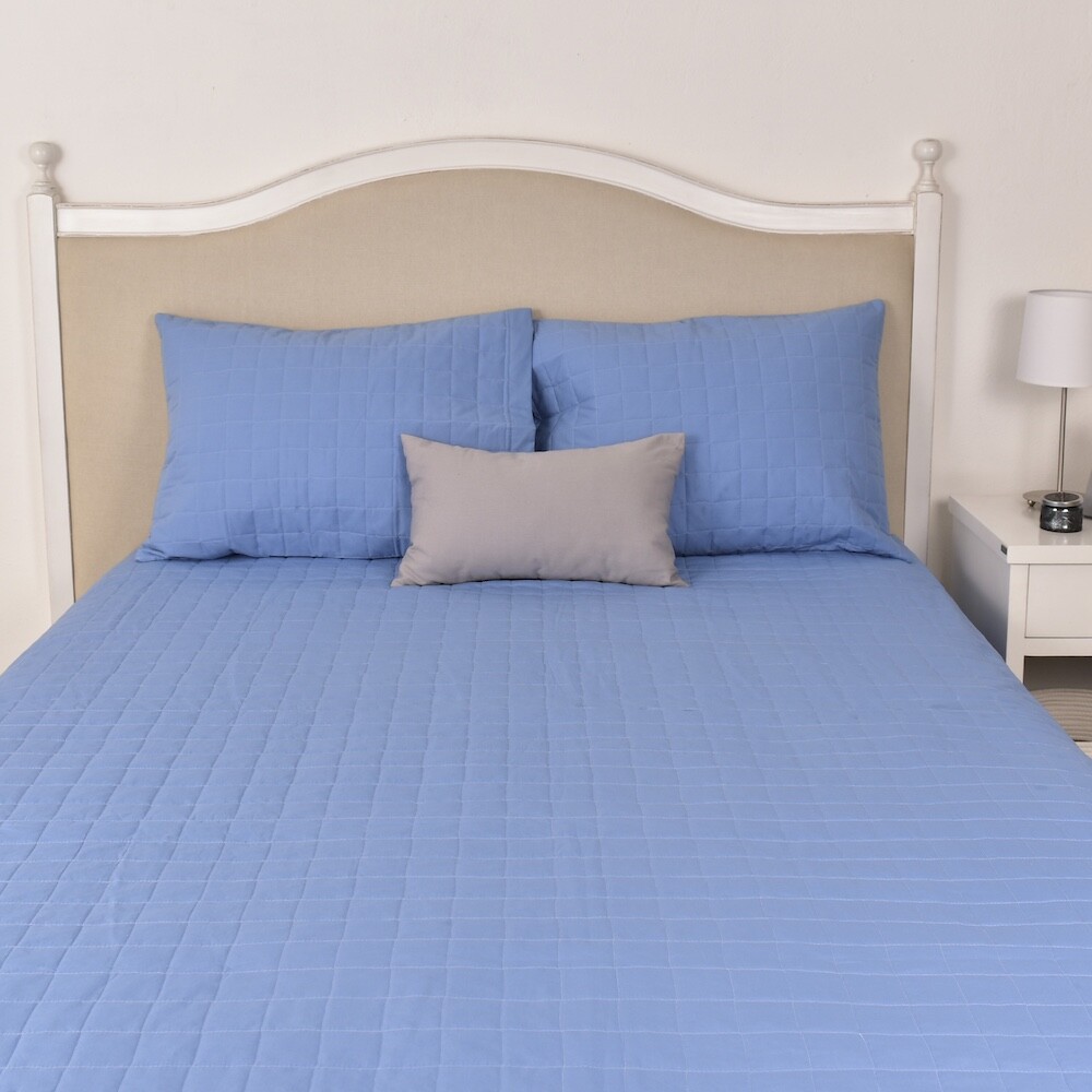Cubrecama Col. Basic Celeste 290x240
