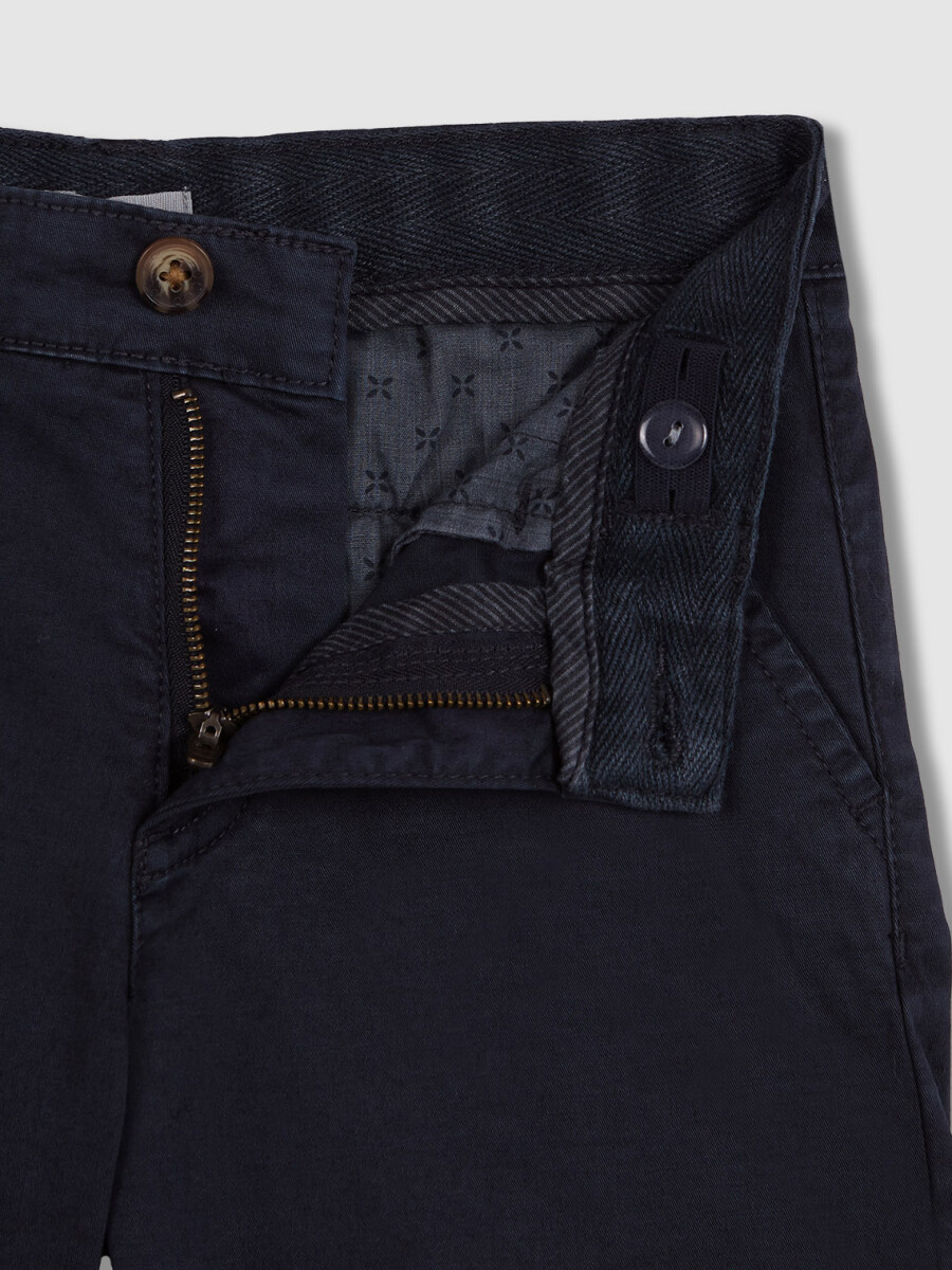 Chino Corto Azul