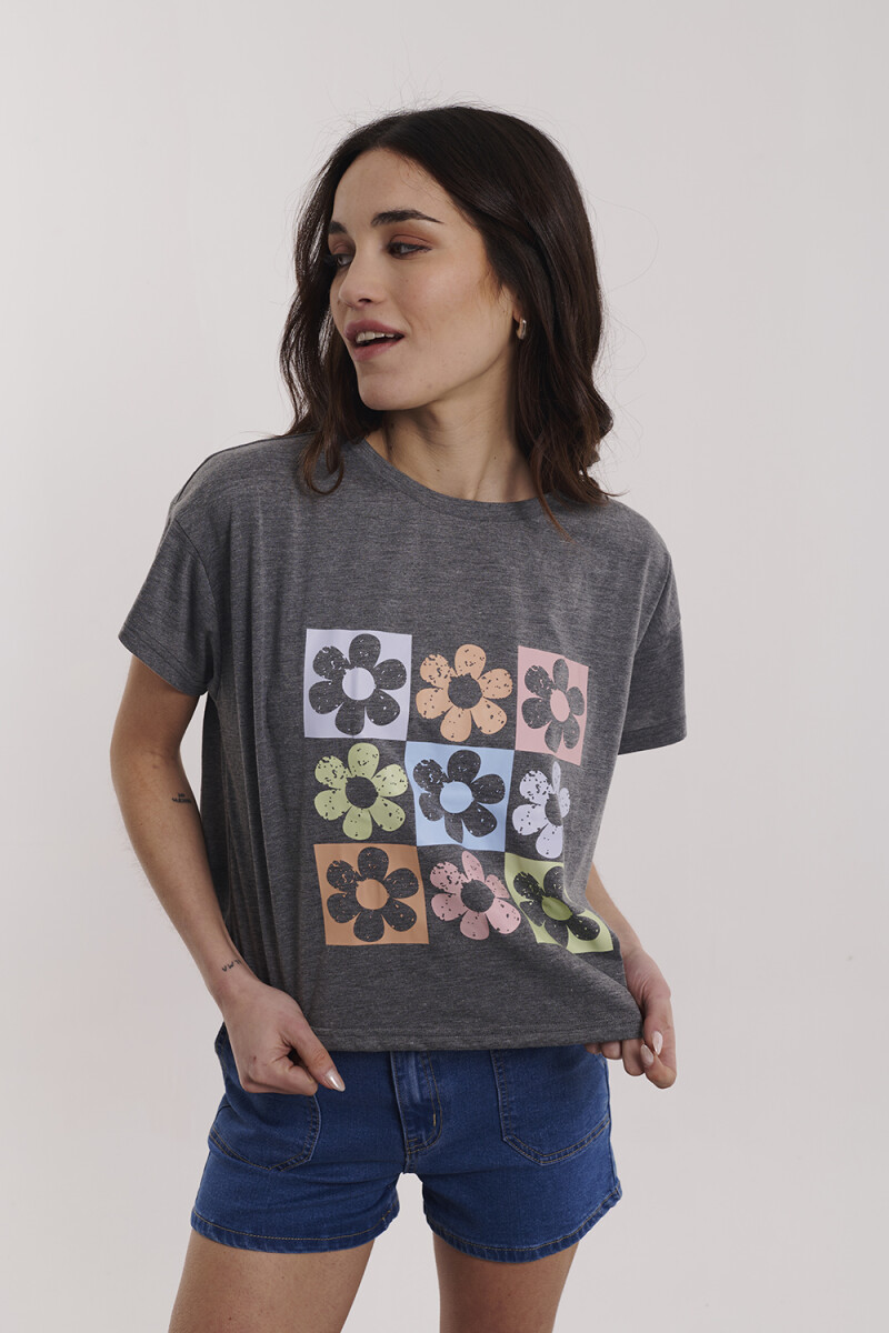 REMERA GIULIANA GRIS