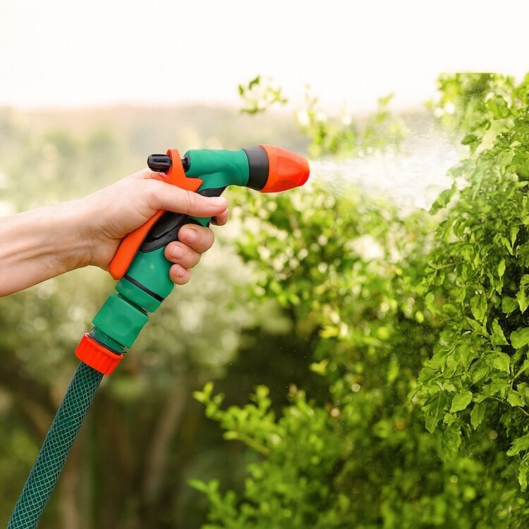 KIT DE RIEGO PUNTERO Y ACOPLE TRAMONTINA 3 PIEZAS KIT DE RIEGO PUNTERO Y ACOPLE TRAMONTINA 3 PIEZAS