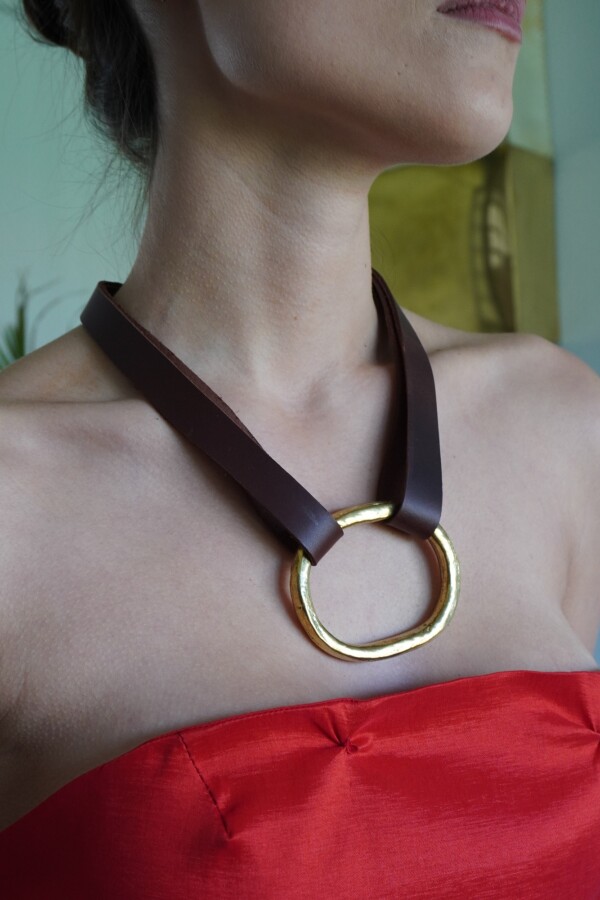 Big Oval Necklace Chocolate