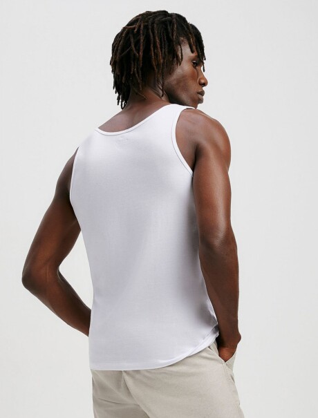 MUSCULOSA BÁSICA MASCULINA MODELO SLIM BLANCO