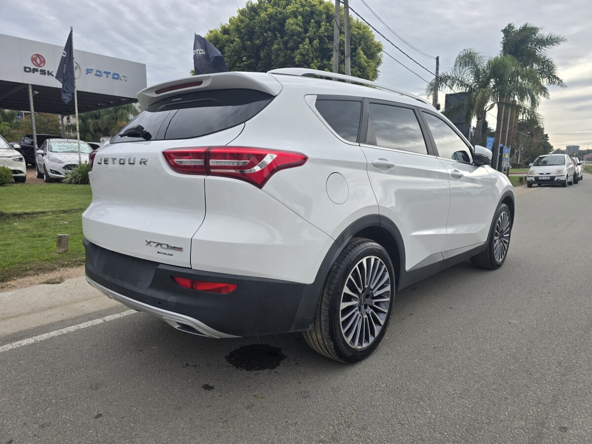 Jetour X70 Luxury 1.5T Extra Full | Permuta / Financia Jetour X70 Luxury 1.5T Extra Full | Permuta / Financia