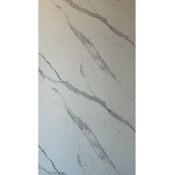 PLACA 1.22 X 2.44 MT SIMIL MARMOL - BLANCO VETAS GRISES PLACA 1.22 X 2.44 MT SIMIL MARMOL - BLANCO VETAS GRISES