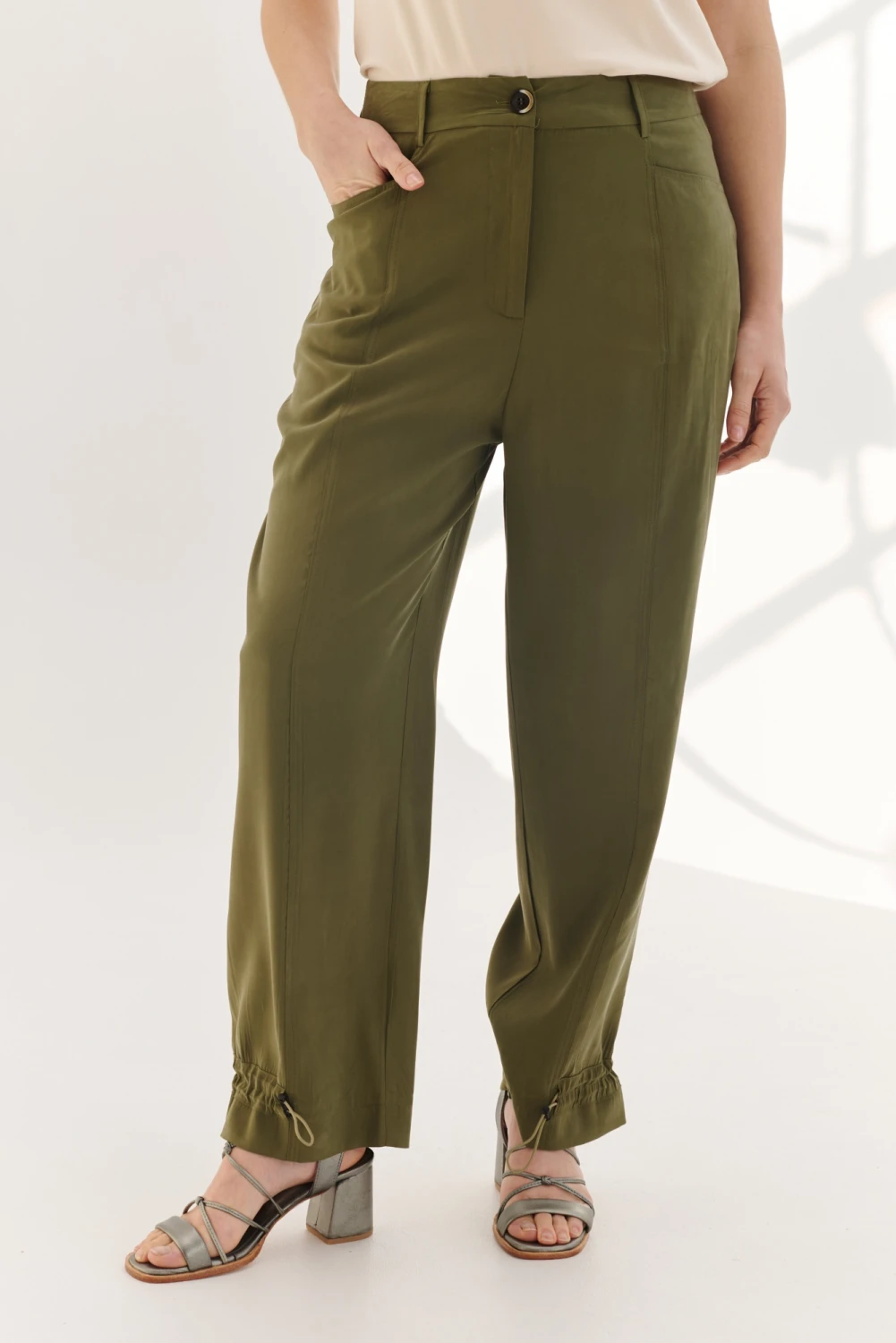 PANTALON ZIP verde 3