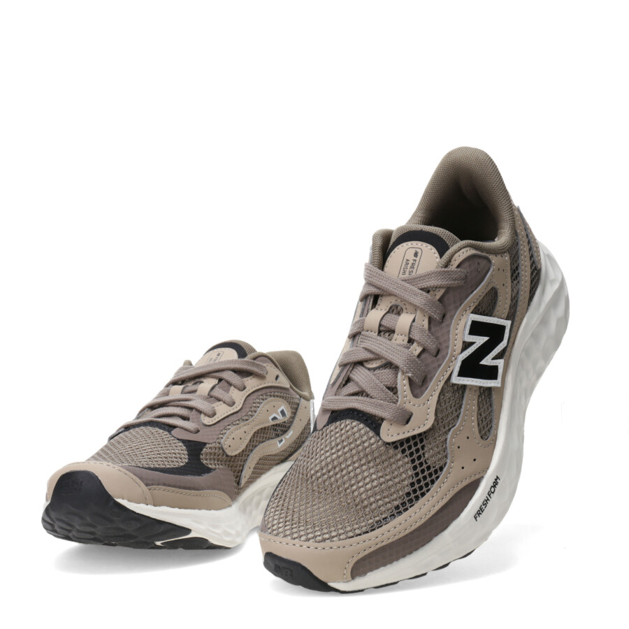 Championes de Mujer New Balance Fresh Foam Marrón - Negro