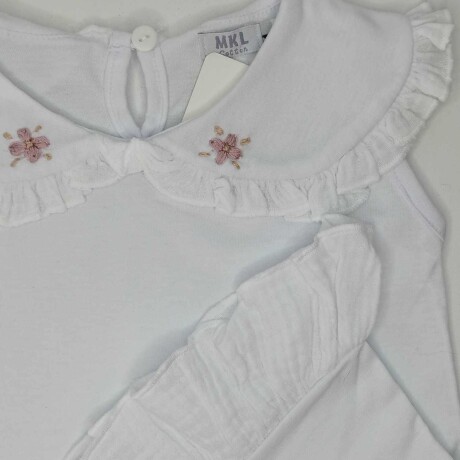 Remera Flores Bordadas Remera Flores Bordadas