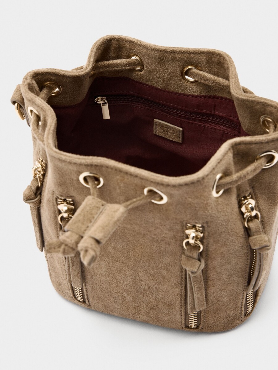 Bolso Bombonera Con Textura Y Cremalleras taupe