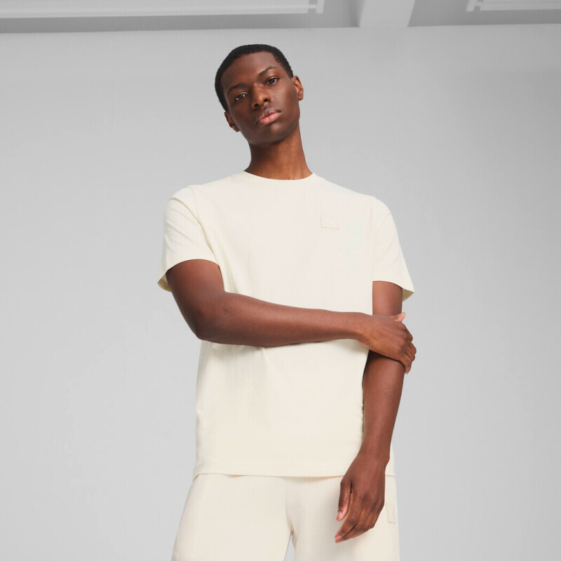 Remera Essentials Elevated Tee de Hombre Crema