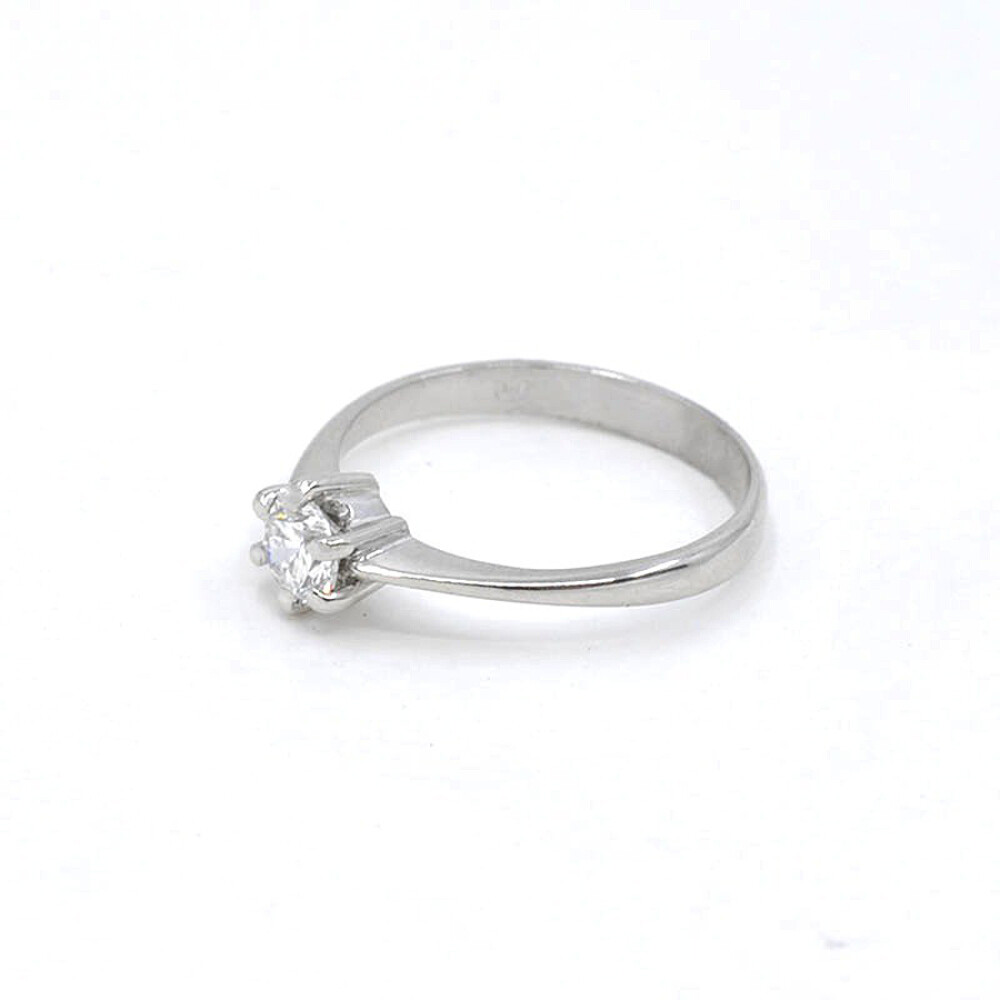 Anillo Solitario En Platino Y Brillante Anillo Solitario En Platino Y Brillante