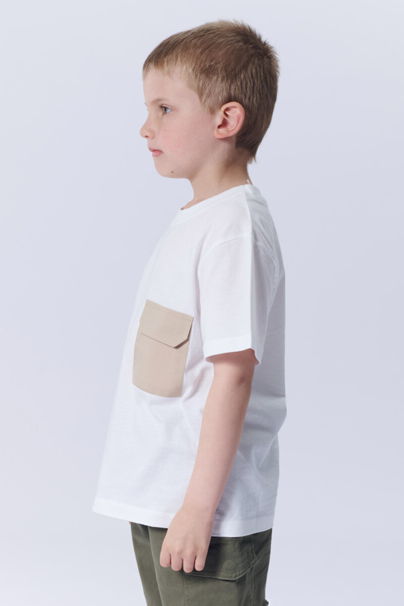 Remera Con Bolsillo Contraste Blanco Y Tostado
