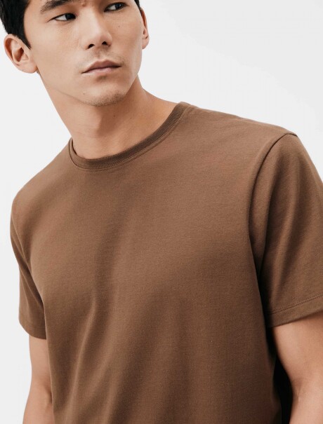 CAMISETA BÁSICA UNISSEX MARRÓN
