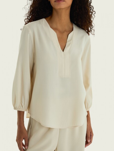 BLUSA DE MANGA TRES CUARTOS EN VISCOSA BEIGE