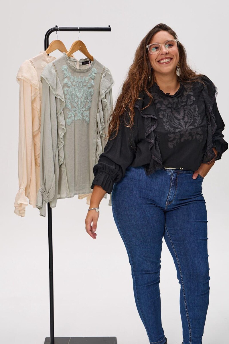 Blusa Olivia - Negra 