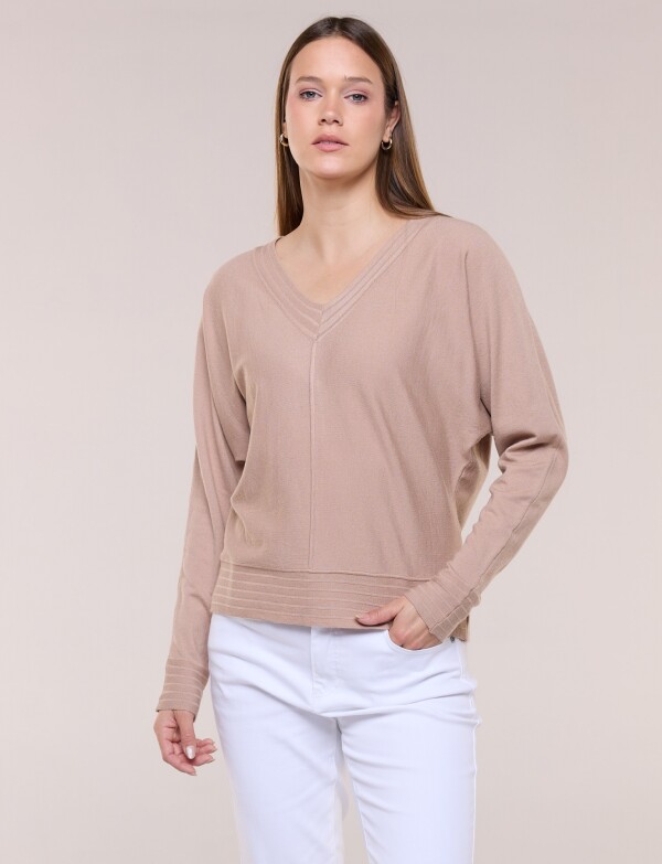 Buzo Tejido Fino Escote V Con Costura Central BEIGE