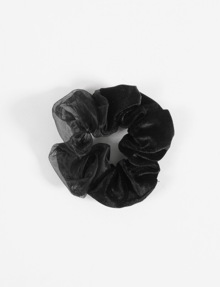 Gomita scrunchie tul y terciopelo - negro 