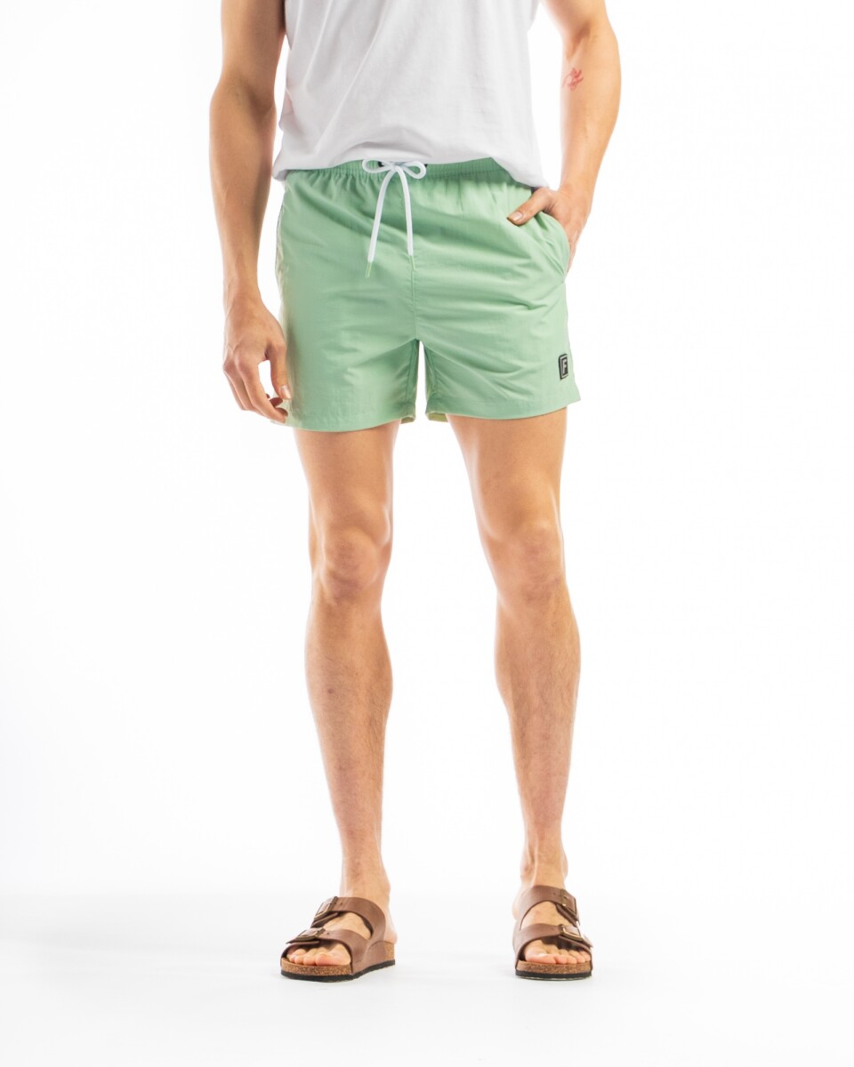 Short Liso Buzios - Verde Claro 
