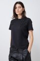 Remera con apliques bordados negro