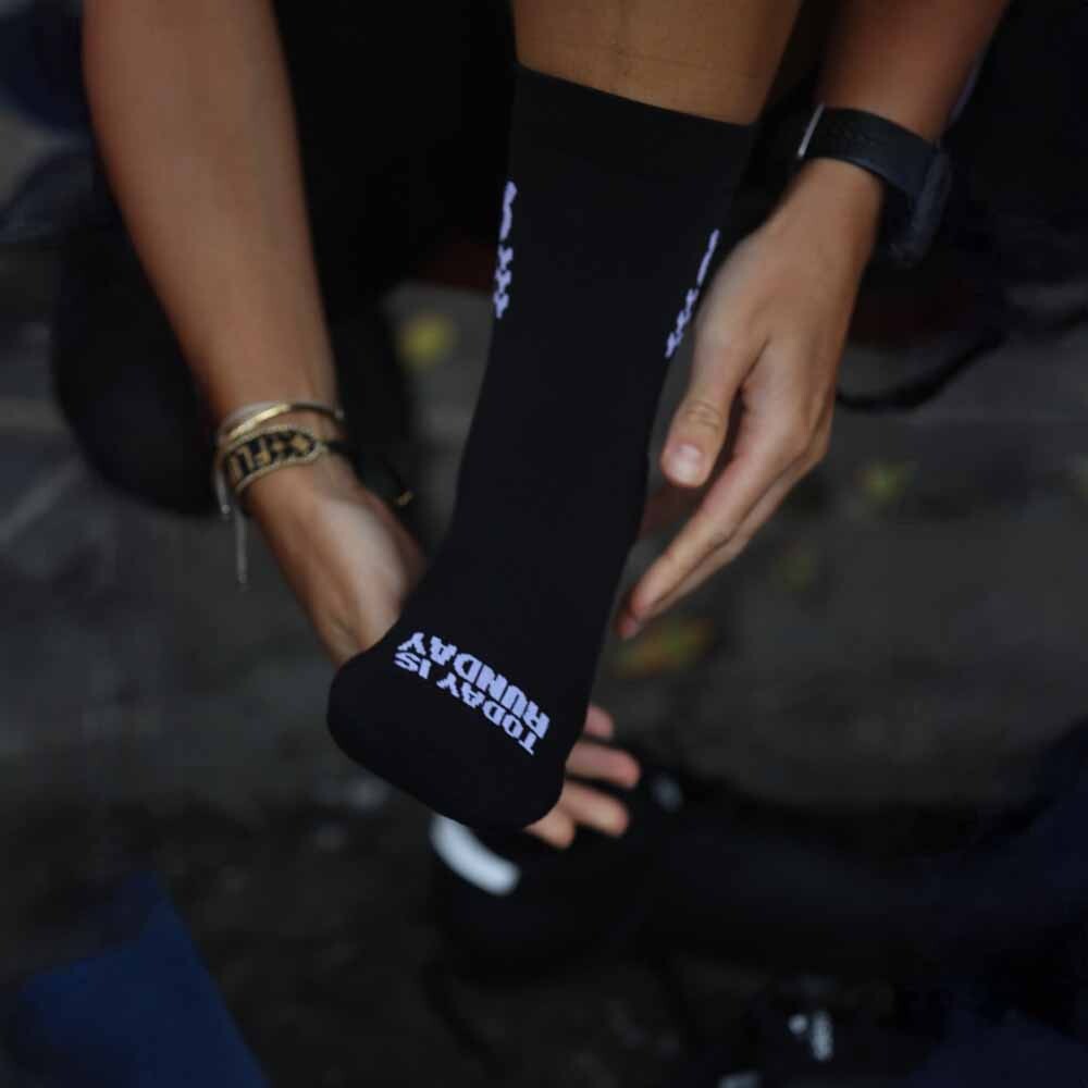 Medias Running Today is Runday Unisex Negro