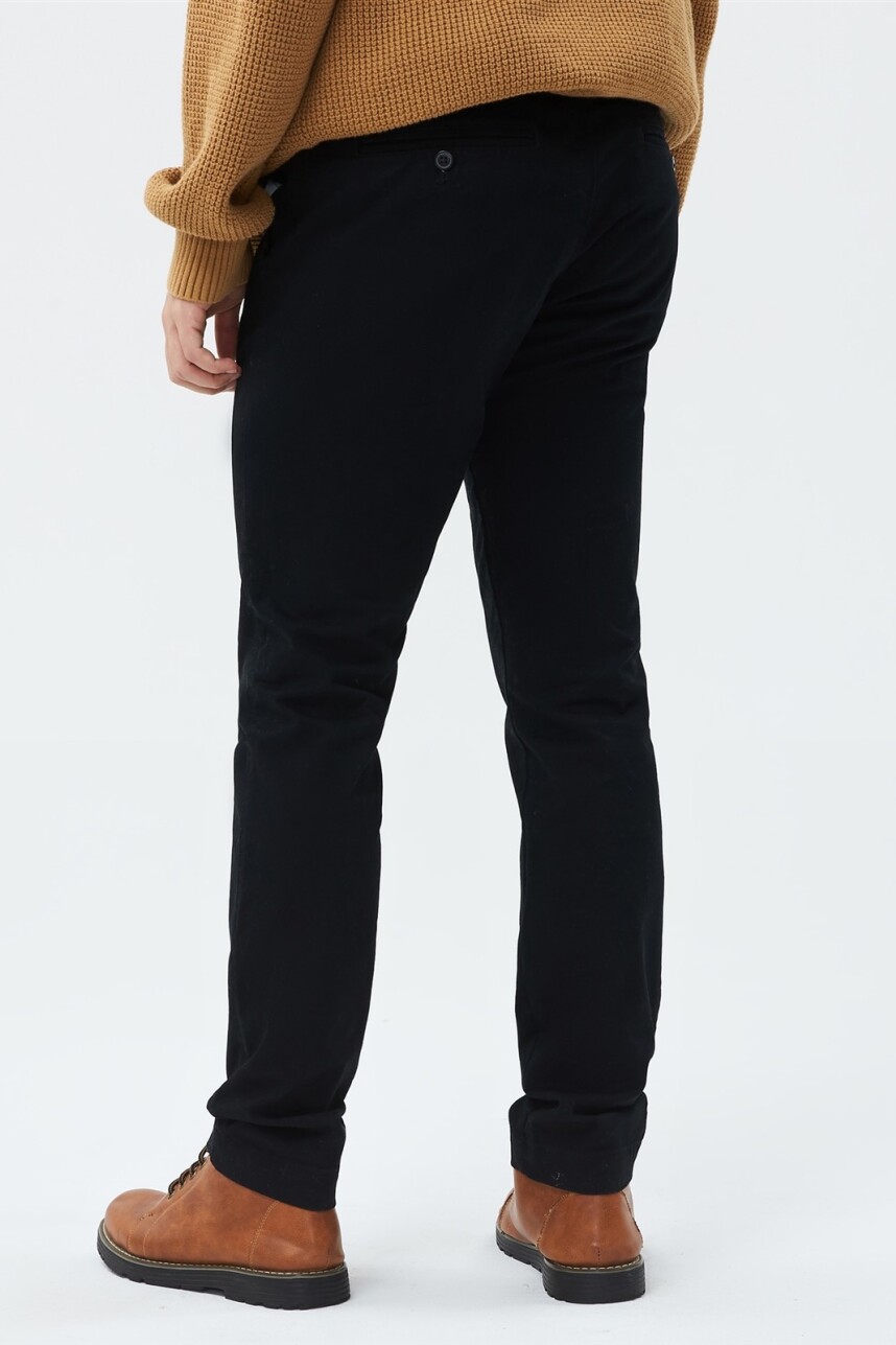 Pantalón Khaki Skinny Hombre True Black