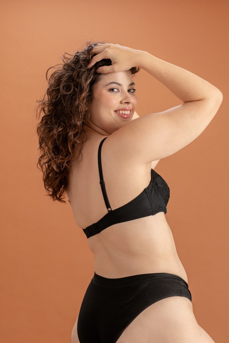 Corpiño con Taza Natural y Refuerzo Blanco