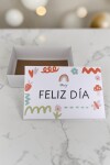 Caja Rectangular Impresa 20x30x9 cm - MUY FELIZ DIA Caja Rectangular Impresa 20x30x9 cm - MUY FELIZ DIA