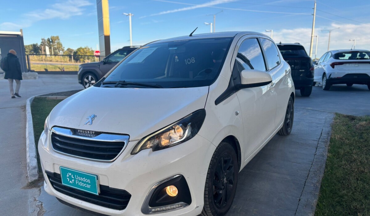Peugeot 108 Allure 1,0 - 2015 Peugeot 108 Allure 1,0 - 2015