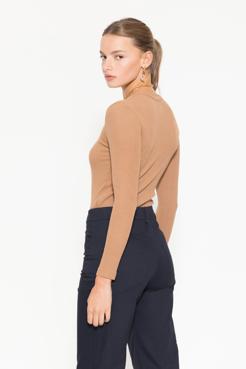 REMERA KENDALL Camel