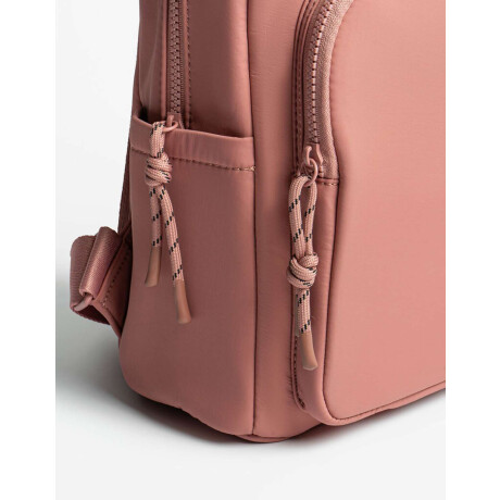 Mochila En Material Reciclado Rosa Oscuro