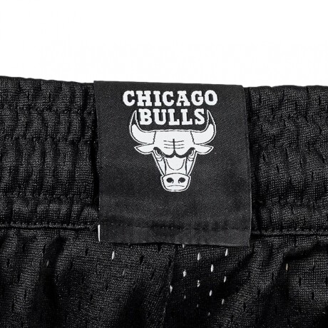 SHORT M BULLS BK1