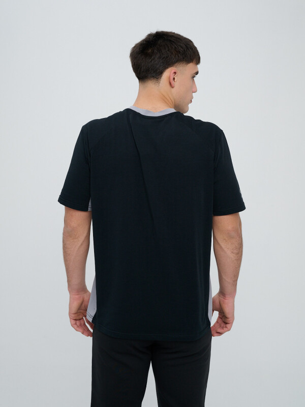 REMERA CROSS Umbro Hombre 002