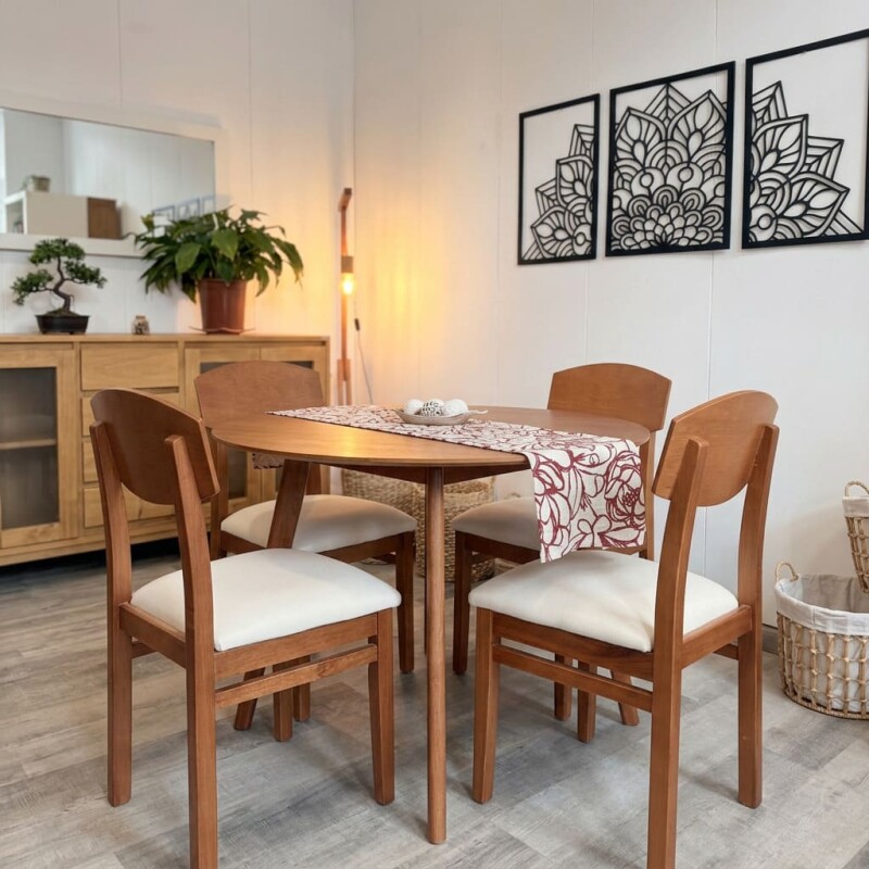 Juego de Comedor Nórdico Redondo con 4 sillas Nórdicas Juego de Comedor Nórdico Redondo con 4 sillas Nórdicas