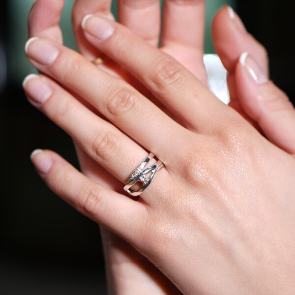 Anillo Lúmina de MOON en Plata 925 con brillante Anillo Lúmina de MOON en Plata 925 con brillante